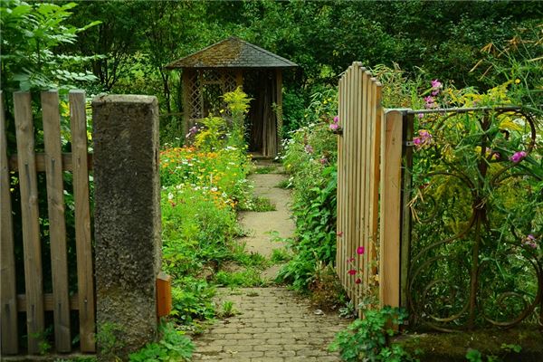 已婚婦女夢見門開了_周公解夢