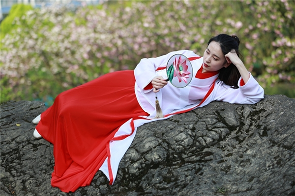 夢到了古裝明星有什麼意義嗎_周公解夢