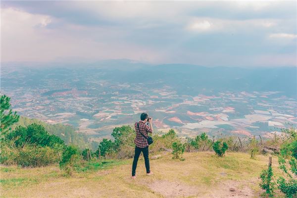 夢見哥去世了_周公解夢