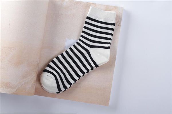 夢見襪子是什麼意思_周公解夢