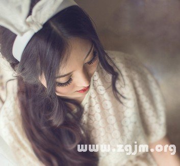 在職場中擁有撒嬌絕技的星座女_十二星座