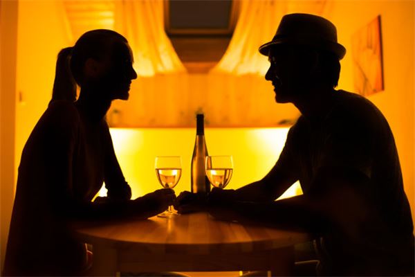 女人夢見去相親_周公解夢