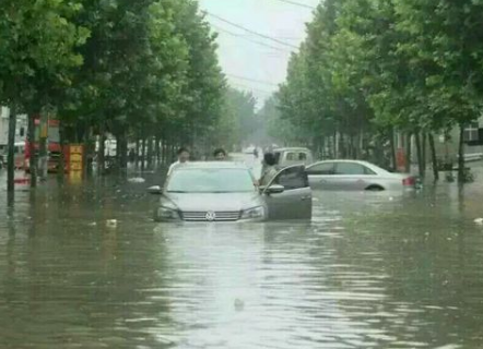 夢見發大水