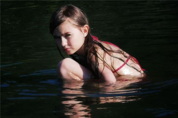 女人夢見泡溫泉_周公解夢