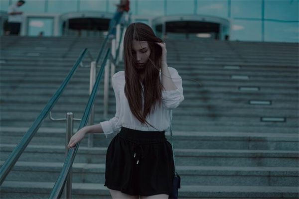 夢見爛衣服好不好_周公解夢