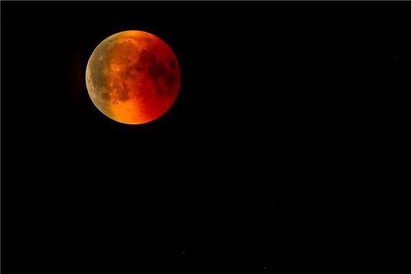 夢見血月是什麼預兆?_周公解夢